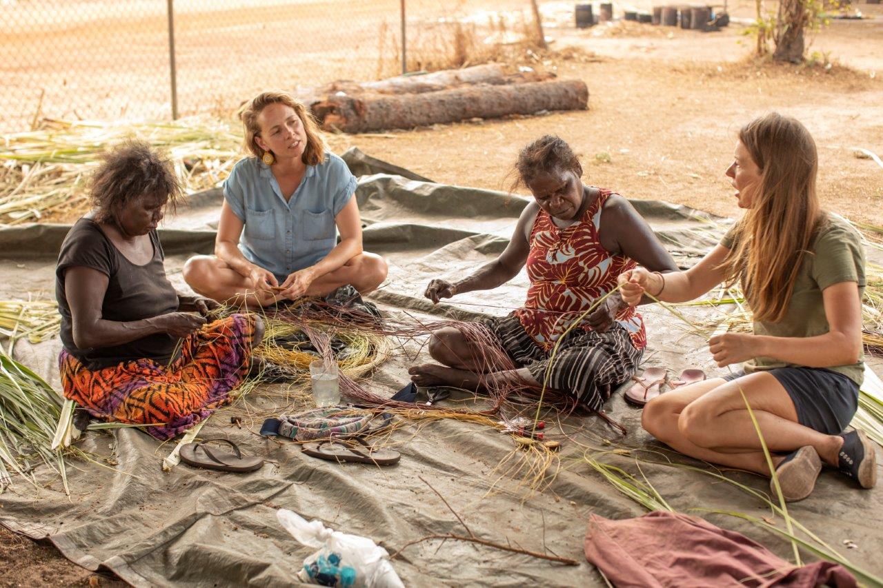 njalak-art-centre-ladies-weaving