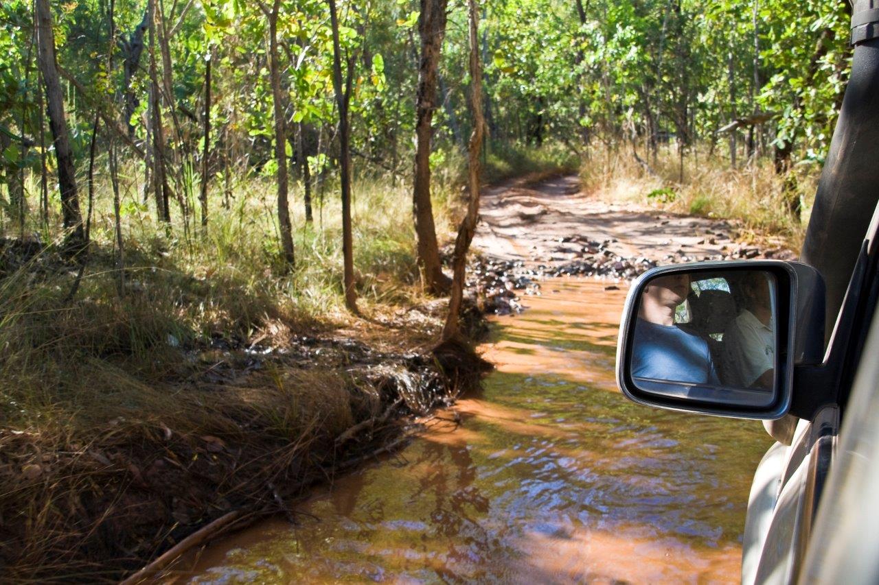 how to guide to river crossings in Kakadu